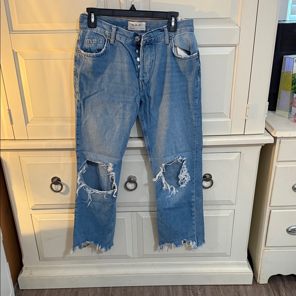 We The Free Light Blue Distressed Cropped Jeans
